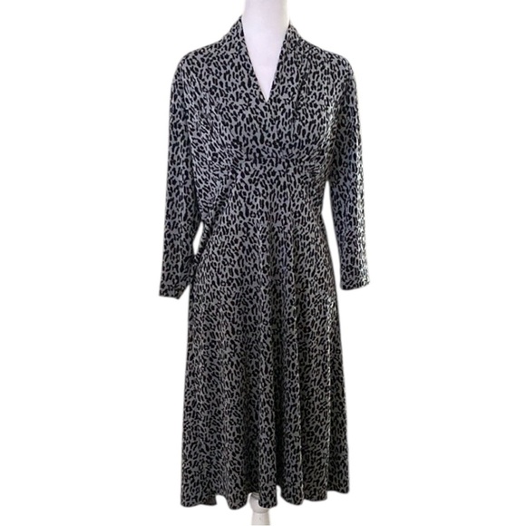 Chico's Black and White Animal Print Wrap Sundress V-Neck Long Sleeve size 1 M - Picture 1 of 8